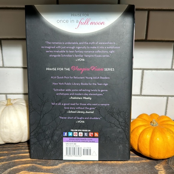 The Full Moon book series by Ellen Schreiber 3 pristine books for 1 low price! - Picture 8 of 10